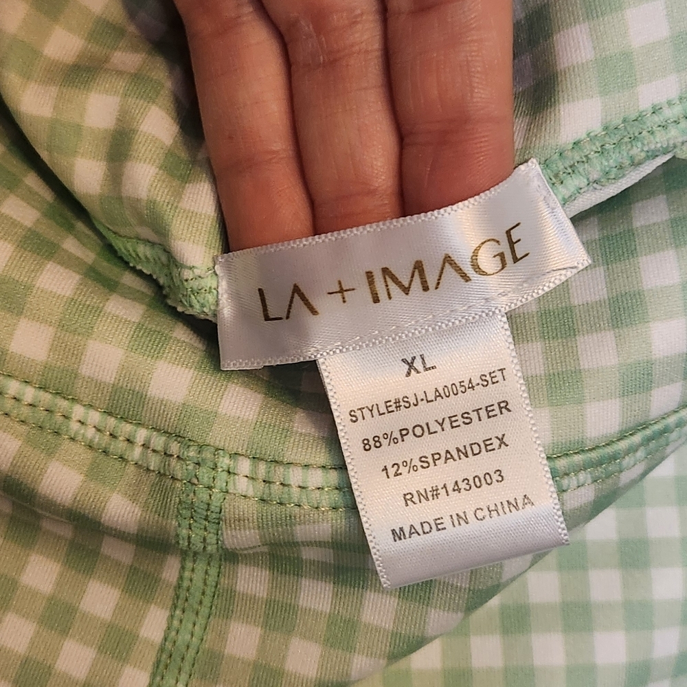 Soft Sage Green Leggings with Lightweight Fabric - Picture 2 of 5